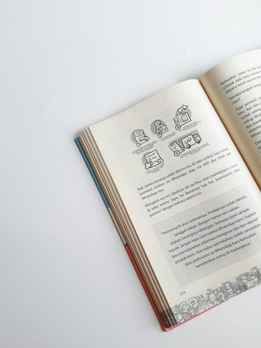 Книга детская "Кто живет в лесу"